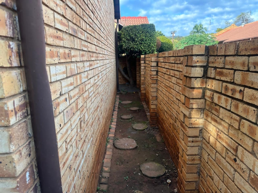2 Bedroom Property for Sale in Safari Gardens North West